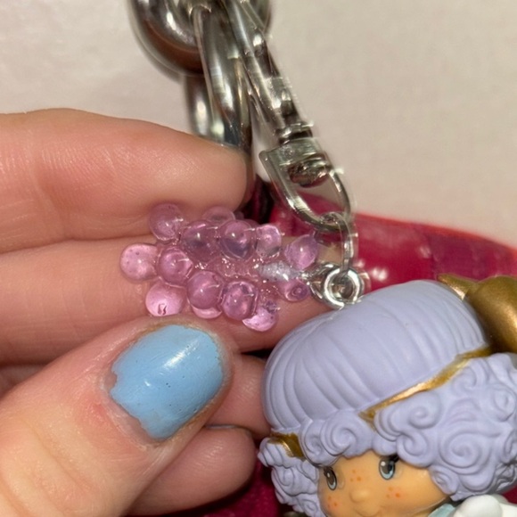 Vintage Strawberry Shortcake Angel Cake Keychain - Picture 4 of 4